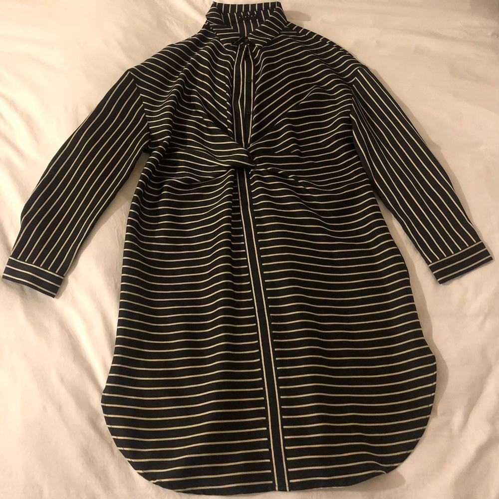 Sisley Paris Black and Gold Long Sleeve Dress